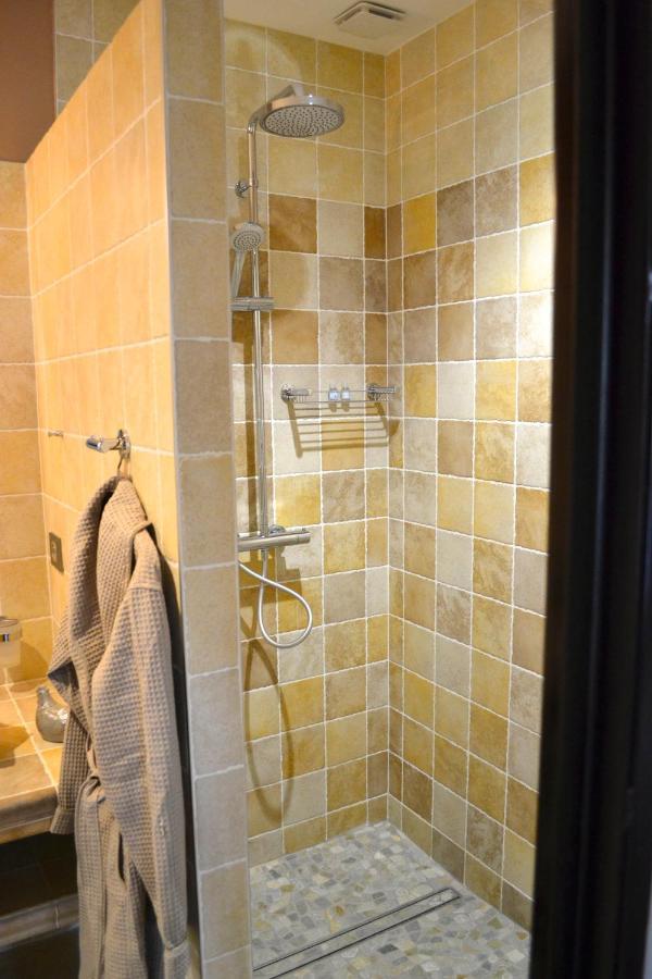 Les Tamaris Bed & Breakfast Castelnau-sur-Gupie Exterior photo
